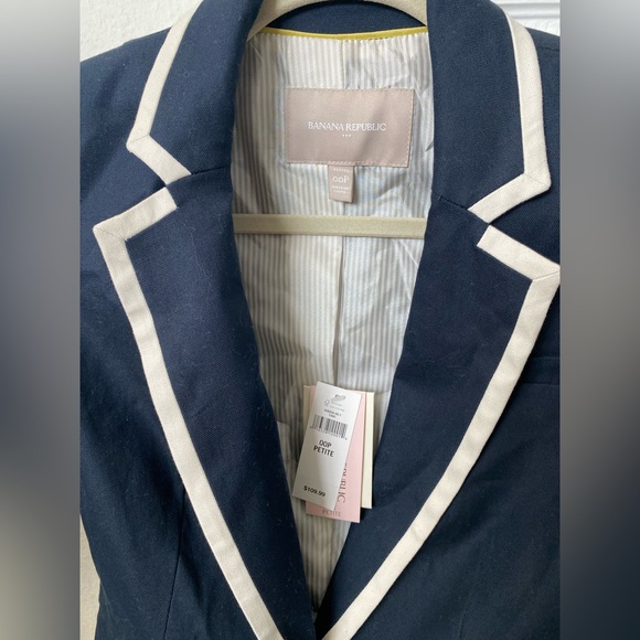 Banana Republic 00 petite navy blue blazer with white trim - Picture 3 of 3